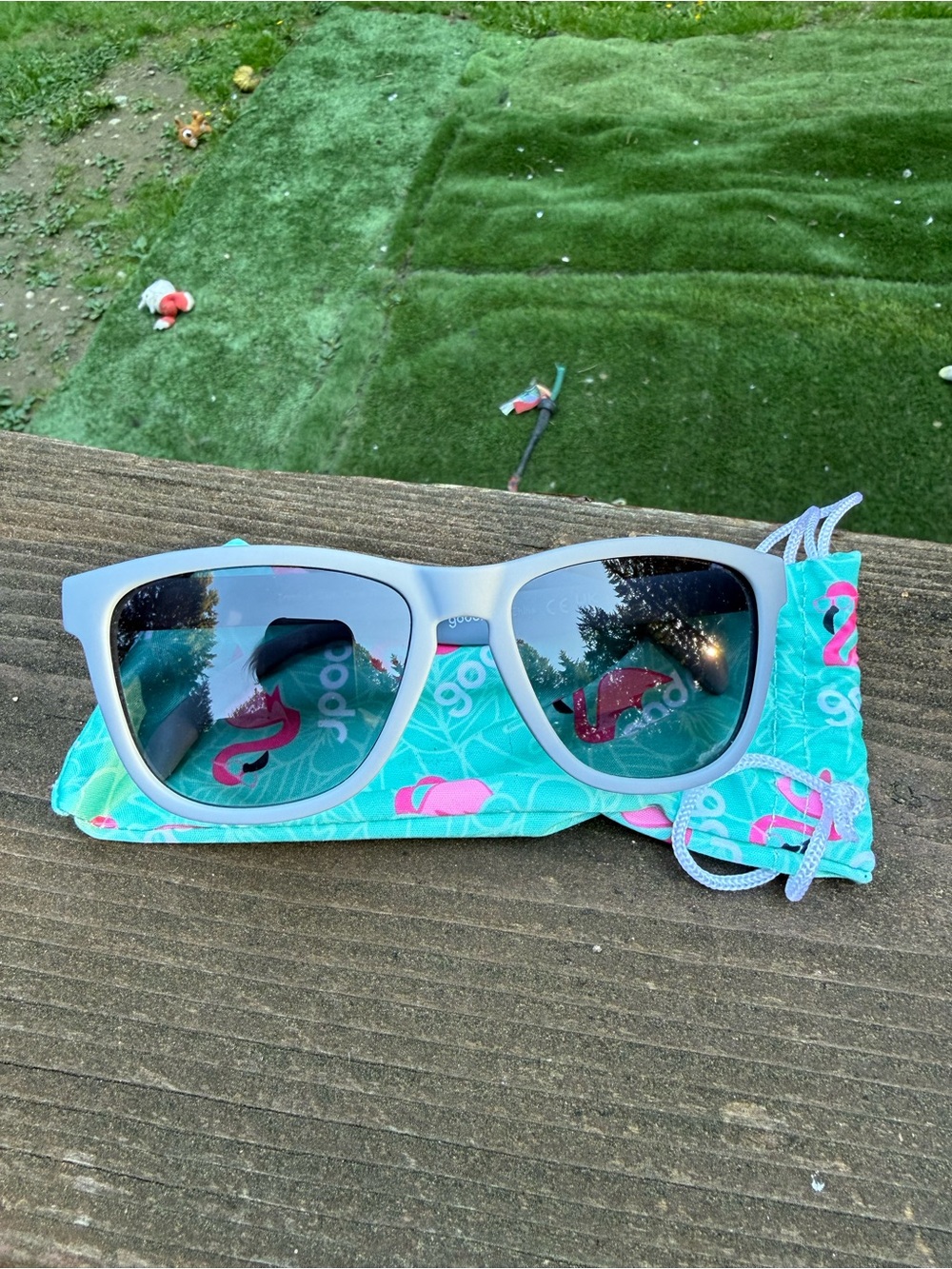 Goodr Zombie Skin Care Routine NWB- with Turquoise Flamingo Pouch